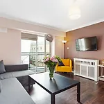 Drury Court 3*