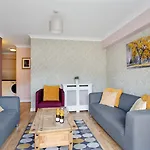 Drury Court מלון 3*
