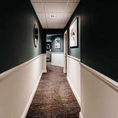 드루리 코트 호텔 3*