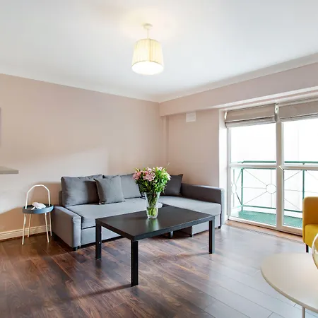 Drury Court 3*