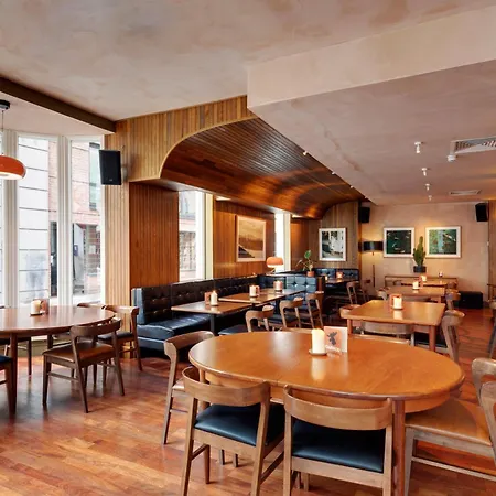 Drury Court Hotel 3*