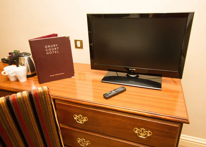 Drury Court Hotel 3*