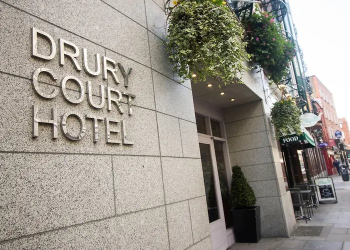 Drury Court 3*